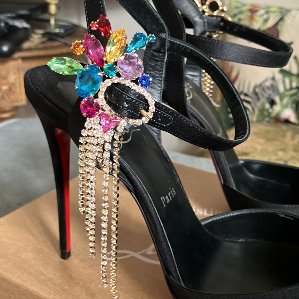 STUNNING Christian louboutins rare goldina rain 100 in sz 41 brand new w box